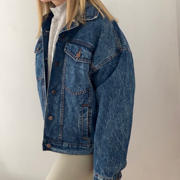 selling a jean jacket from urban outfitters - Picture 2 of 2
